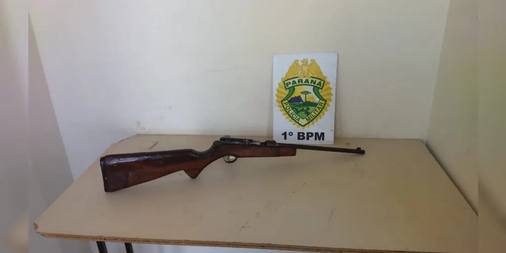 Arma de fabricação artesanal calibre .22mm foi encontrada na residência da vítima
