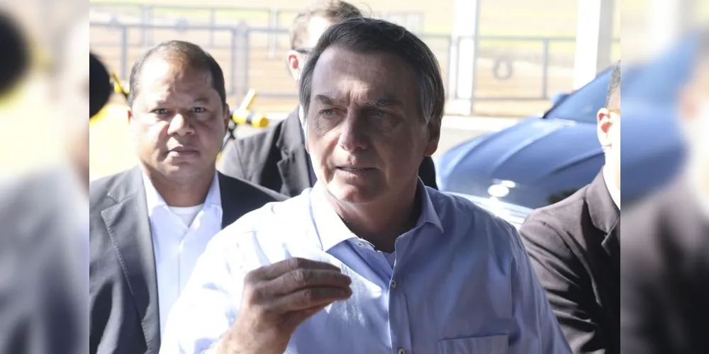 Imagem ilustrativa da imagem Bolsonaro fica irritado com pergunta sobre voo da FAB