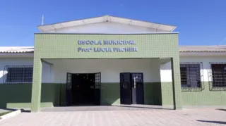 Imagem ilustrativa da imagem Prefeitura entrega chaves de nova escola no Ouro Verde