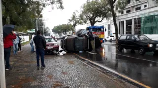 O acidente aconteceu na pista centro/bairro da Avenida Visconde de Mauá, em Vila Oficinas