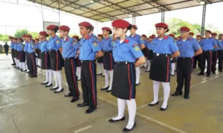 O Ministério da Educação (MEC) pretende implementar 108 escolas cívico-militares até 2023