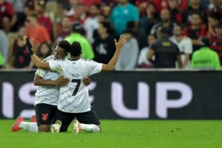 Em pleno Maracanã, Athletico-PR superou o Flamengo e chega à semifinal da Copa do Brasi