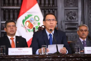 O presidente peruano fez o anúncio nesse domingo (28), no plenário do Congresso