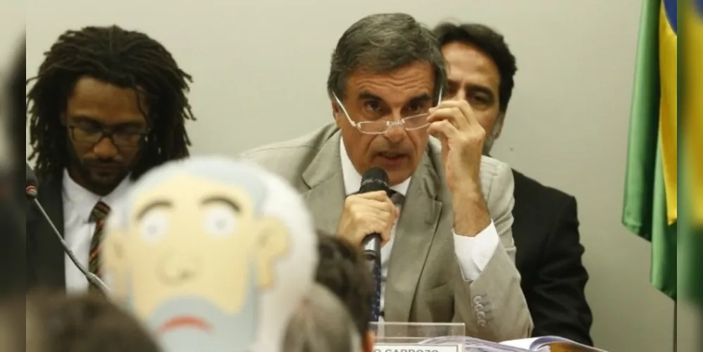 Advogado-geral da União iniciou sustentação oral da defesa da presidente Dilma