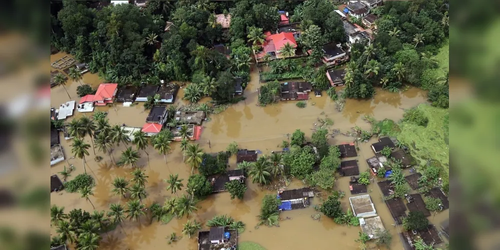 Imagem ilustrativa da imagem Enchentes deixam mais de 140 mortos na Índia