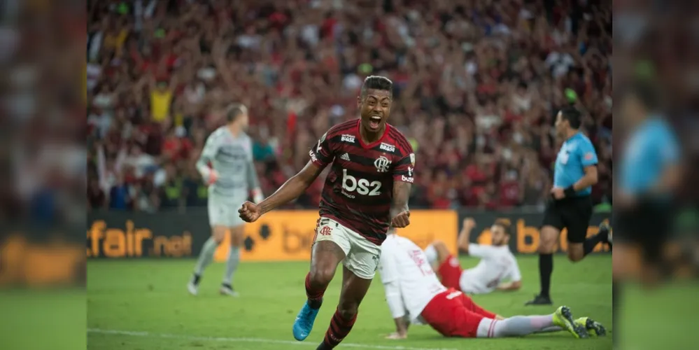Bruno Henrique marcou os dois gols da vitória do Flamengo 
