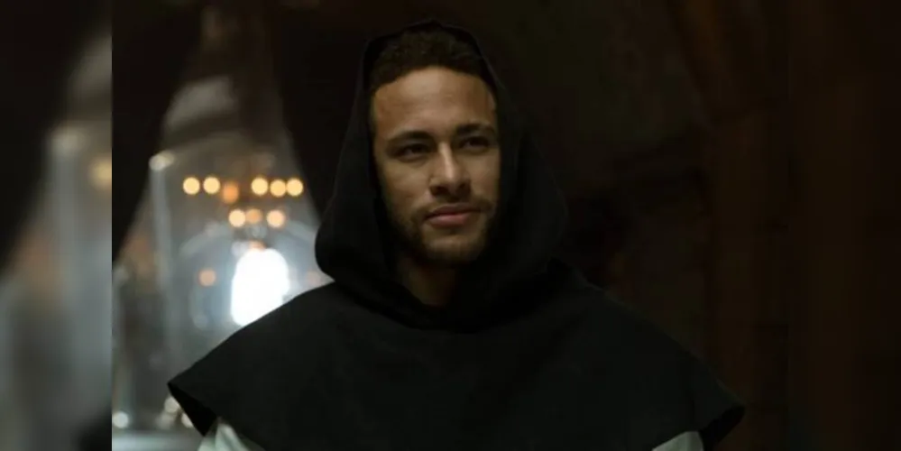Neymar interpreta um monge brasileiro de nome João, que contracena com Berlim (Pedro Alonso) e Professor (Álvaro Morte)