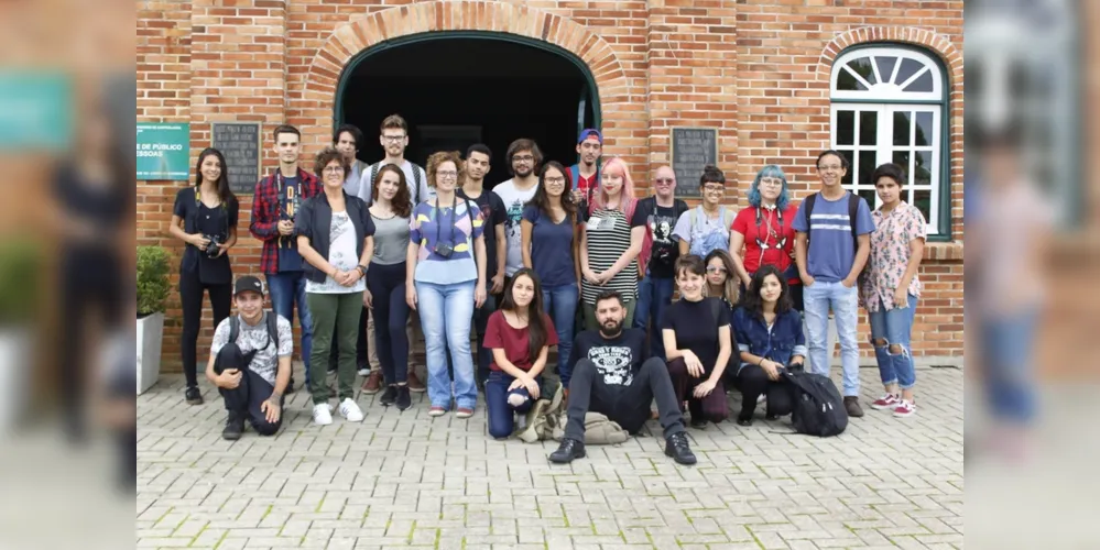 A visita dos estudantes ao Memorial da Imigração Holandesa e ao Museu Histórico de Castrolanda foi realizada no mês de março