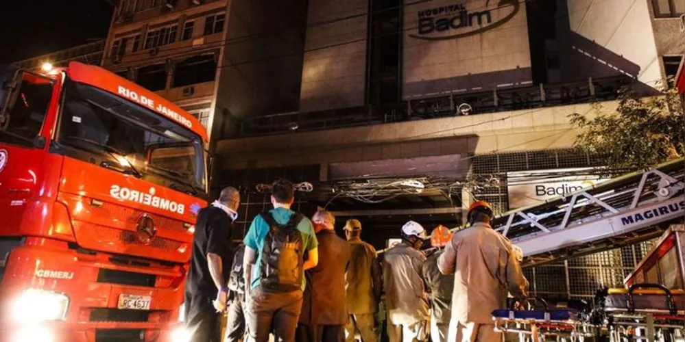 Entre as vítimas, dez morreram no próprio local do incêndio