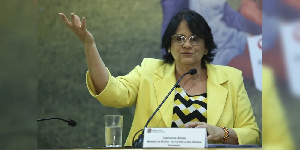 A ministra da Mulher, da Família e dos Direitos Humanos, Damares Alves, durante lançamento da campanha de valorização da vida e de combate à depressão
