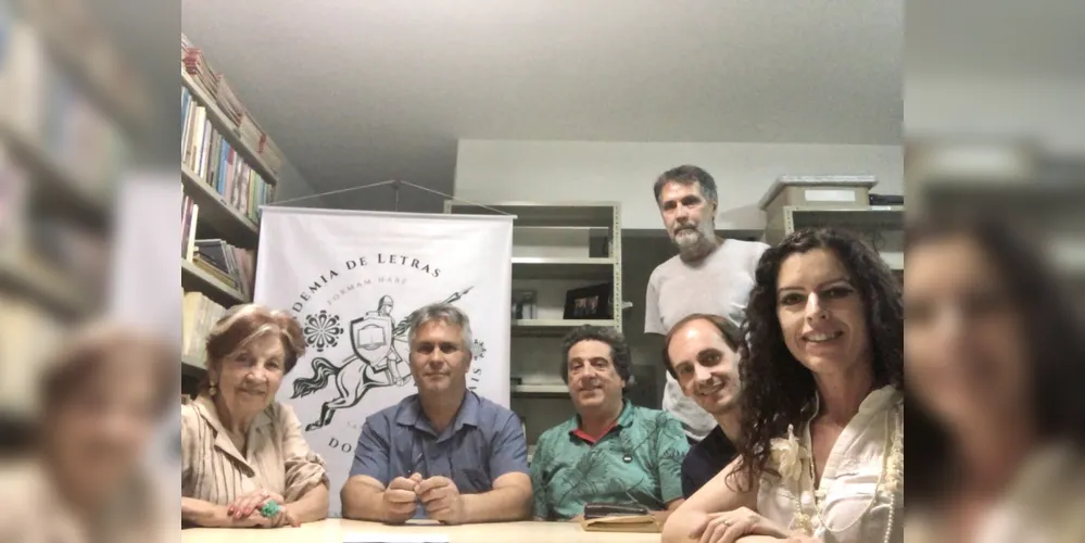 Projeto 'Crônicas dos Campos Gerais' é aberto para toda a comunidade participar com textos

