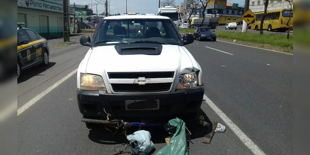 O acidente ocorreu por volta das 11h10 no km 174 da BR 373 (Av. Souza Naves) quando o veículo S-10 atropelou um pedestre que atravessava a rodovia empurrando uma bicicleta na pista sentido Londrina.