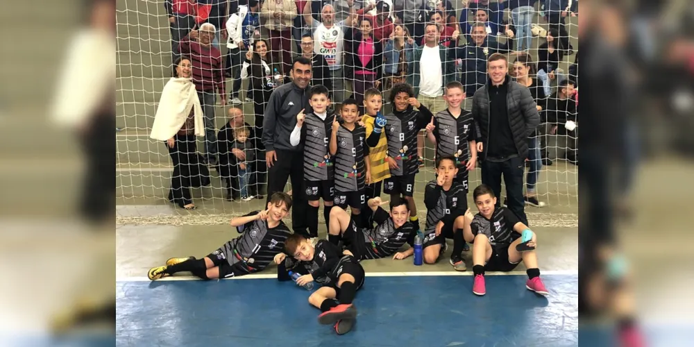 O time ponta-grossense termina a primeira fase no topo da tabela do campeonato da Supercopa Metropolitana 2019 da Liga Curitibana de Futsal (LCF).
