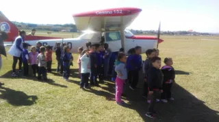 Imagem ilustrativa da imagem Educação Infantil visita o Aeroporto Santana em PG