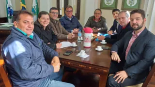 Prefeito se reuniu com integrantes da equipe técnica do consórcio Caminhos do Tibagi