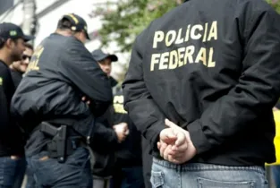 Cerca de 80 policiais federais cumprem 12 mandados de busca e apreensão em endereços nas cidades de São Paulo e do Rio de Janeiro