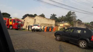 Imagem ilustrativa da imagem Carro capota e deixa uma pessoa ferida em Uvaranas