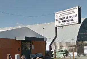 O acusado ficará preso na Delegacia de Piraquara para responder por feminicídio.