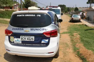 Guarda Municipal apreendeu um automóvel Fiat, com placas de Curitiba, com alerta de furto