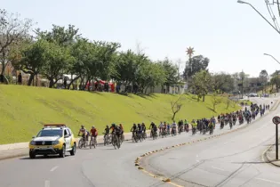 Imagem ilustrativa da imagem Passeio ciclístico da PM leva mais de 300 às ruas de PG