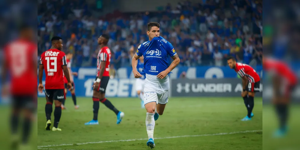 Thiago Neves marcou o gol da vitória e interrompeu jejum da Raposa