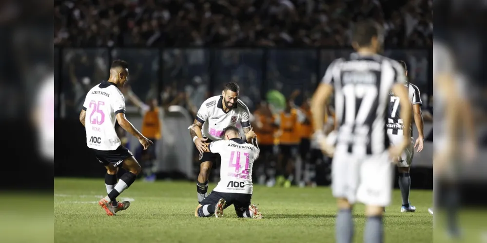 Volante criado no Vasco marcou seu primeiro gol como profissional