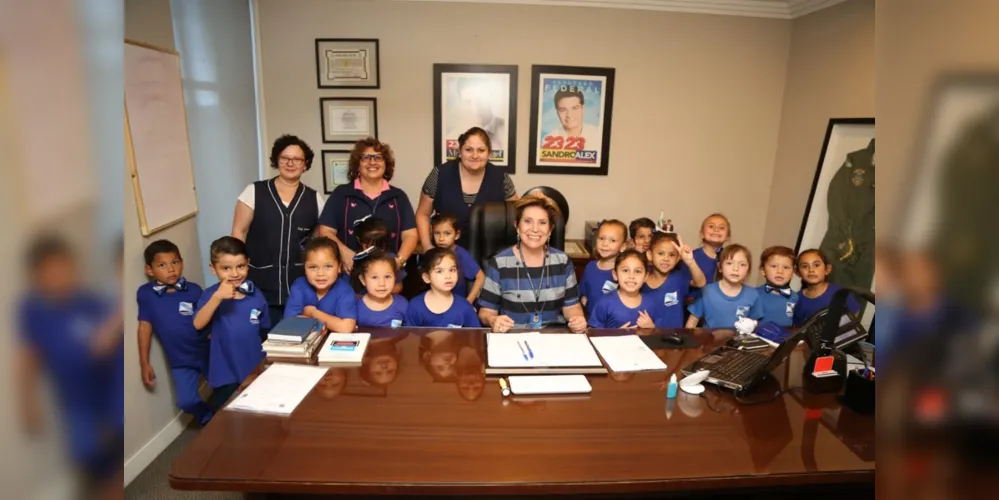 Ao todo, 15 crianças com idades entre 4 e 5 anos foram recebidas pela vice-prefeita Elizabeth Schmidt