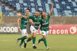 Cuiabá voltou a vencer depois de cinco partidas ao bater o Guarani