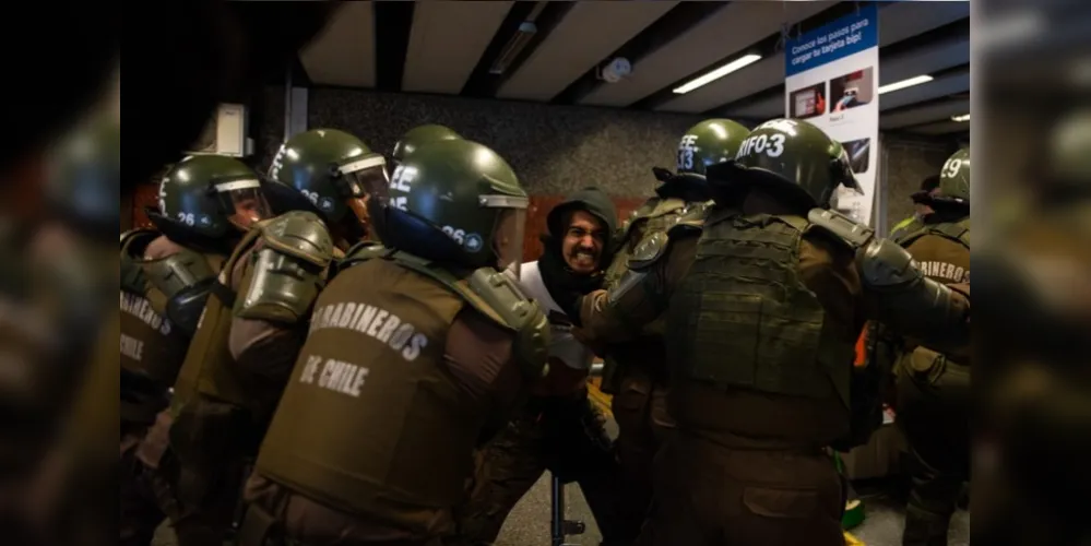 O estado de emergência no Chile permanece vigorando e conta com a mobilização de mais de 10 mil policiais