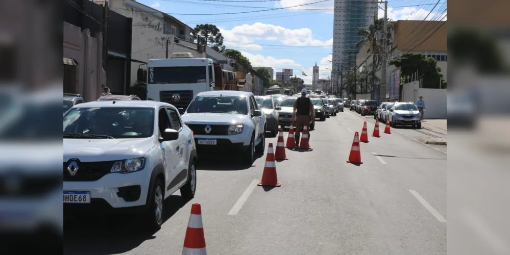 Imagem ilustrativa da imagem PM realiza fiscalização de trânsito em Uvaranas