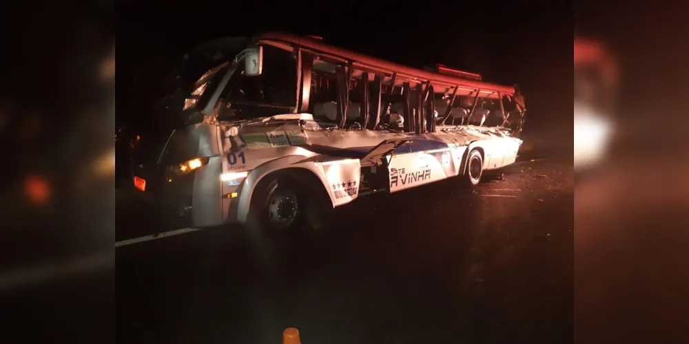Os dois mortos eram estudantes passageiros do ônibus