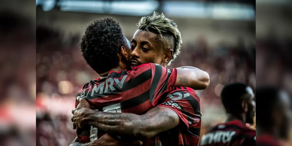Imagem ilustrativa da imagem Flamengo goleia o Corinthians por 4 a 1 no Maracanã