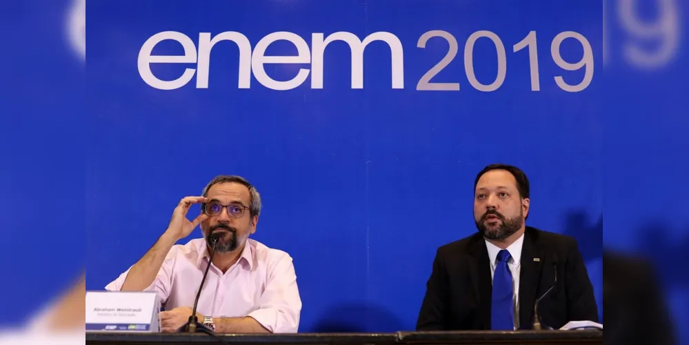 O ministro da Educação, Abraham Weintraub, fala sobre primeiro dia de provas do ENEM 
