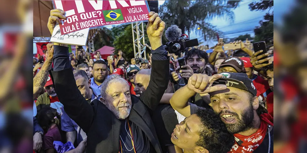 Ex-presidente foi solto da carceragem da PF em Curitiba após decisão do STF