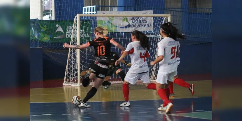 Imagem ilustrativa da imagem Meninas do PYL Futsal têm jogo decisivo no sábado