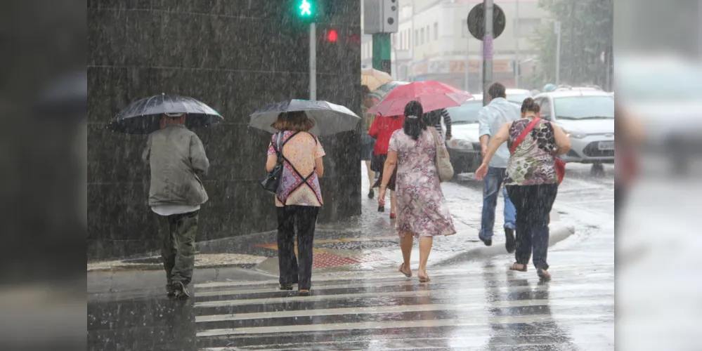 Durante esta quarta-feira as chuvas são previstas para todas as regiões paranaenses
