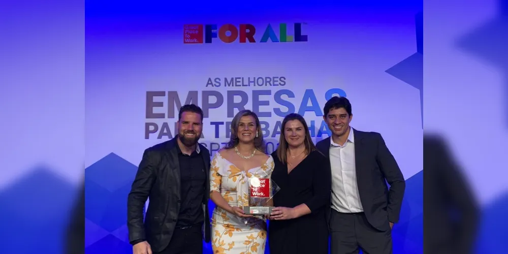  Jorge Pauliki, Suzana Dionísio, Juliana Pauliki e Luciano Reis receberam  a premiação na noite desta segunda-feira (2) em São Paulo