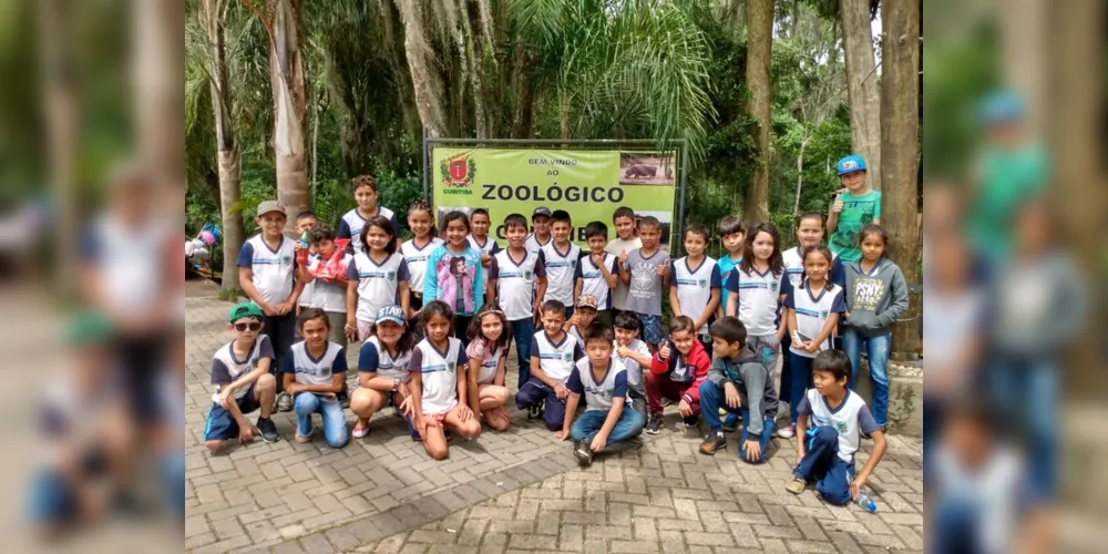 Imagem ilustrativa da imagem Terceiros anos de Tibagi visitam Zoológico de Curitiba