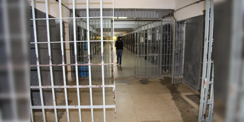 Mais de 1,6 mil detentos serão liberados em todo o Estado. Nos Campos Gerais, 96 presos entrarão em liberdade temporária.