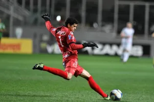 Rodrigo Viana fechou o gol e garantiu empate do Operário contra o Vila Nova