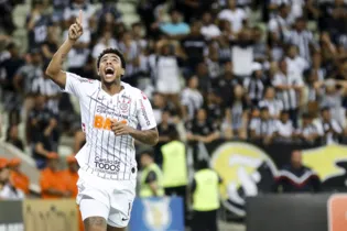Gustagol marcou de cabeça na reta final do jogo e garantiu vaga na Libertadores