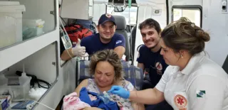A ação foi um sucesso e resultou no nascimento de um bebê do sexo masculino. A mãe, de 37 anos e a criança foram encaminhadas ao Hospital Santa Casa para observação e acompanhamento médico. 