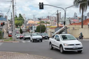 Avenida Carlos Cavalcanti, em Uvaranas, lidera em número de ocorrências de trânsito, aponta balanço do Pelotão de Trânsito da Polícia Militar.