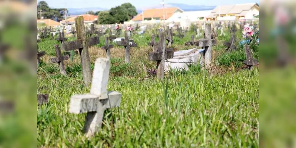 Corpo foi encontrado em imóvel construído dentro do cemitério seria a residência do caseiro 