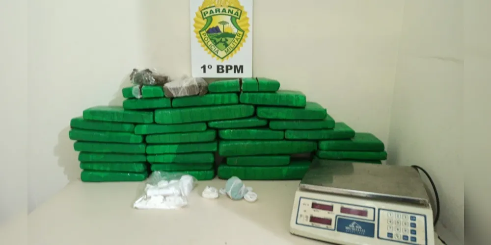 Mais de 27 quilos de drogas foram apreendidos durante a ação desta terça-feira