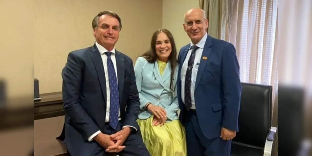 A atriz e o presidente Jair Bolsonaro se reuniram nesta segunda-feira (20).