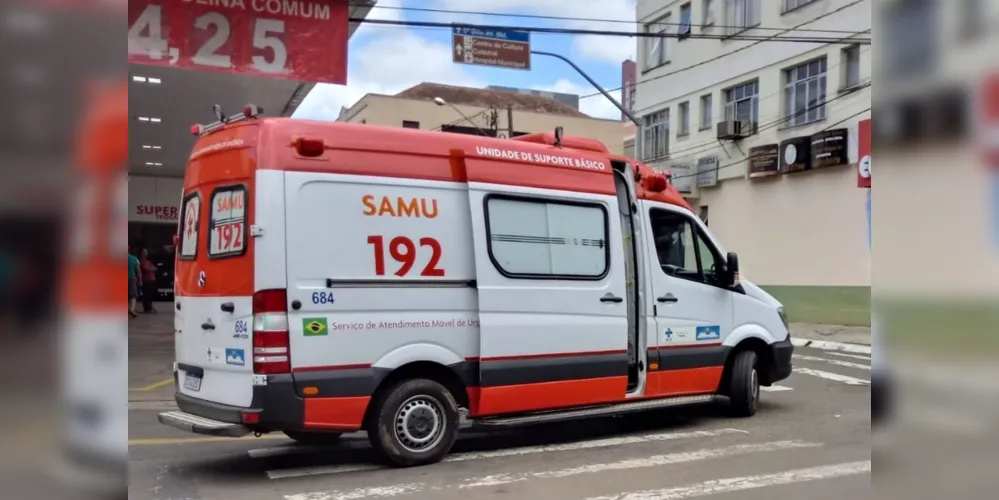 Imagem ilustrativa da imagem Samu salva vítima de parada cardiorrespiratória em banco
