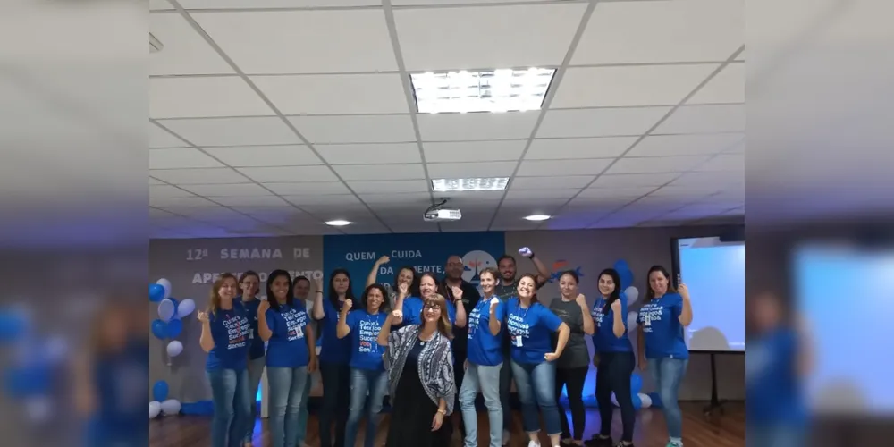 Nesta quinta-feira, na Unidade de Ponta Grossa, os participantes da Semana de Aperfeiçoamento receberam Marlise Beatriz Carneiro Ribas Martins