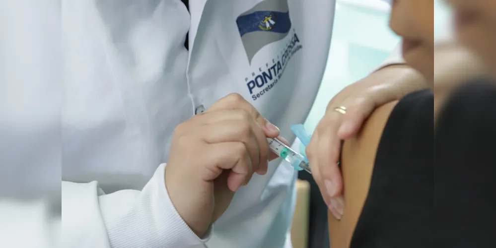 A vacina contra o sarampo é gratuita e faz parte do Calendário Nacional de Vacinação.