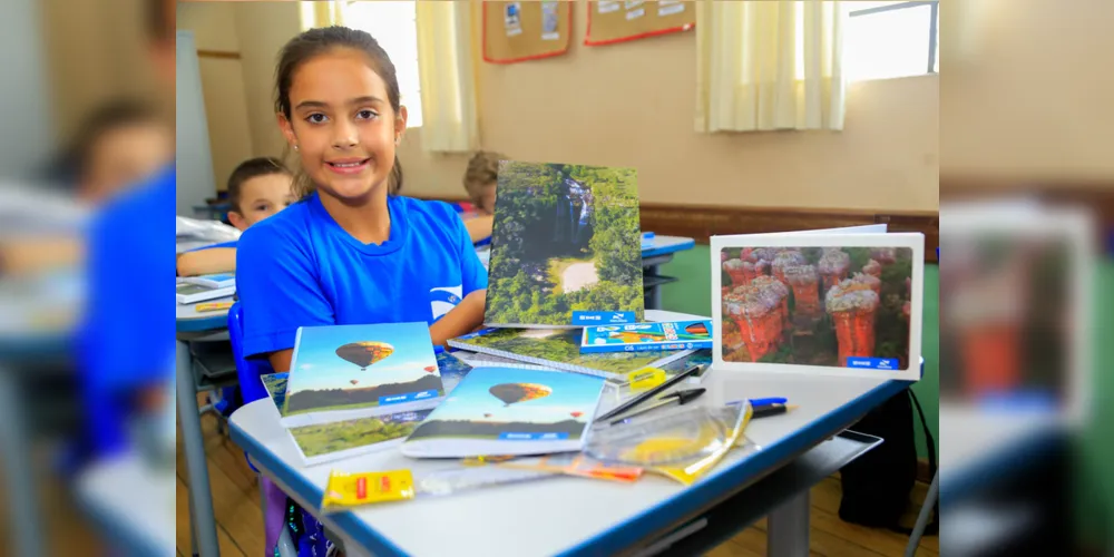 Cachoeira da Mariquinha, Vila Velha e revoada de balões estampam as capas dos cadernos escolares entregues para os alunos do Município.